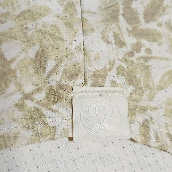 Lululemon Mens Short SleeveButton Up Shirt Abstract Print Live inPractice SizeM‎ - Picture 6 of 8